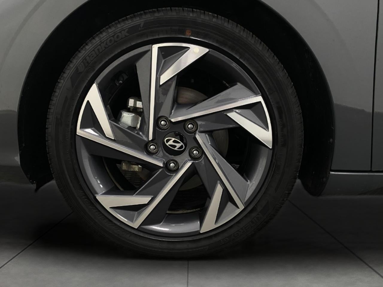 2025 Hyundai Elantra SEL Convenience IVT