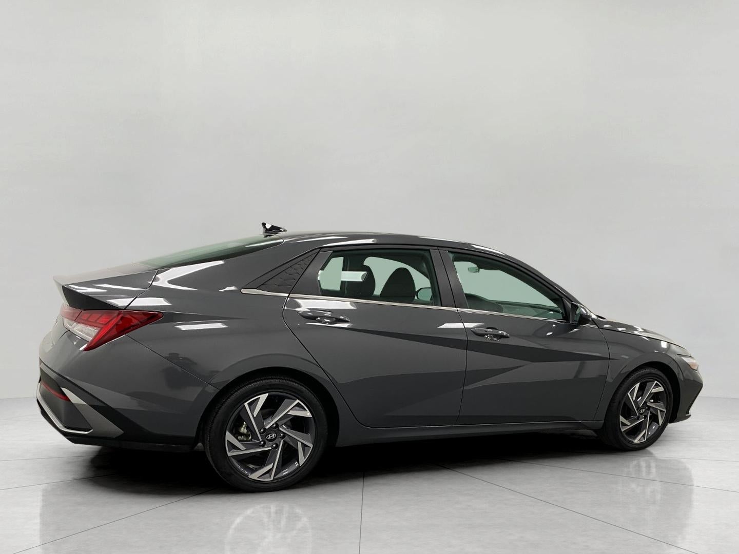 2025 Hyundai Elantra SEL Convenience IVT