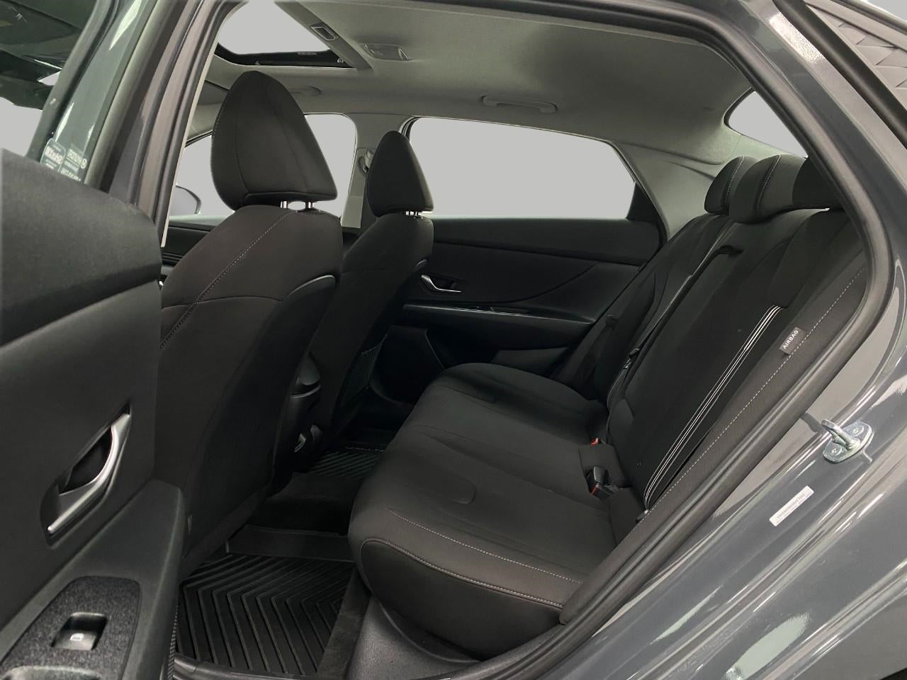 2025 Hyundai Elantra SEL Convenience IVT