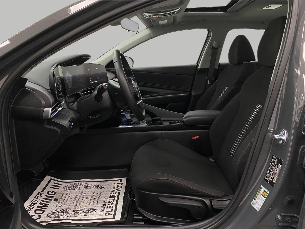 2025 Hyundai Elantra SEL Convenience IVT