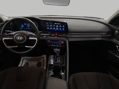 2025 Hyundai Elantra SEL Convenience IVT