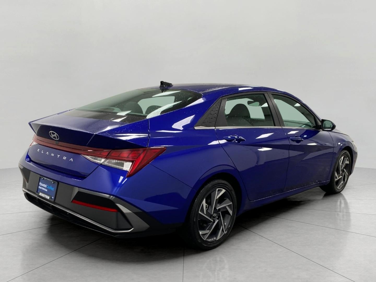 2025 Hyundai Elantra SEL Convenience IVT