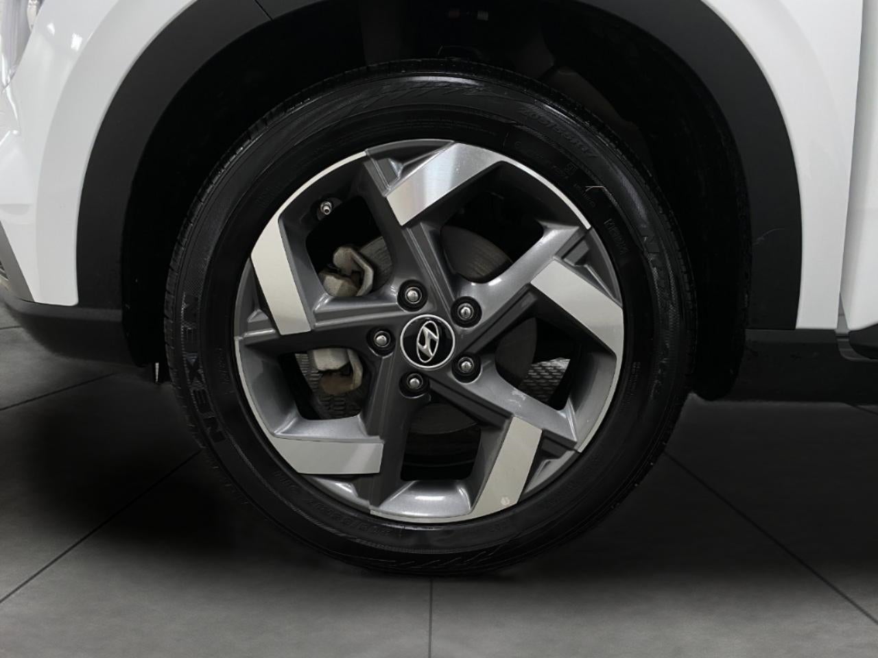 2025 Hyundai Venue SEL IVT