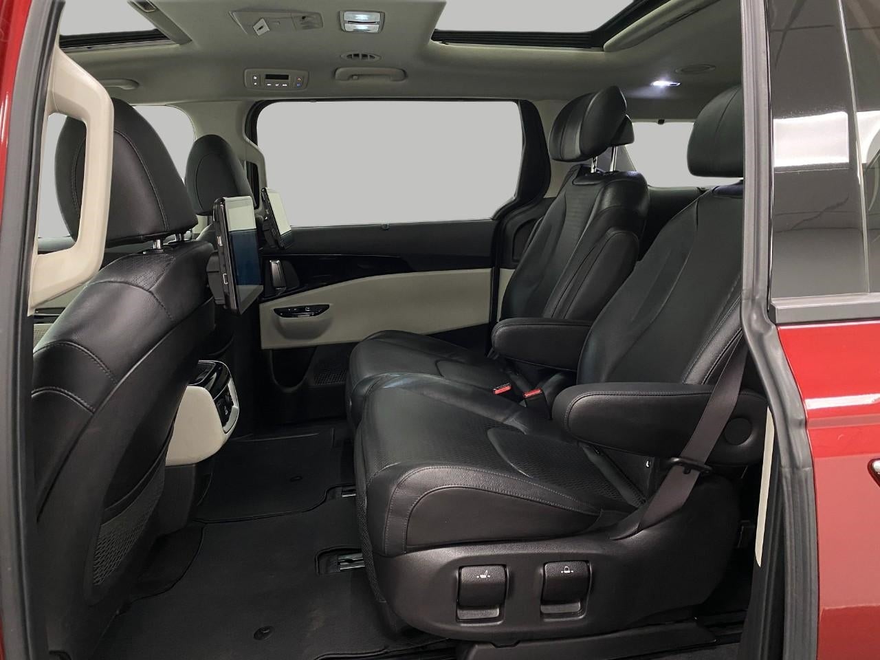 2022 Kia Carnival SX FWD