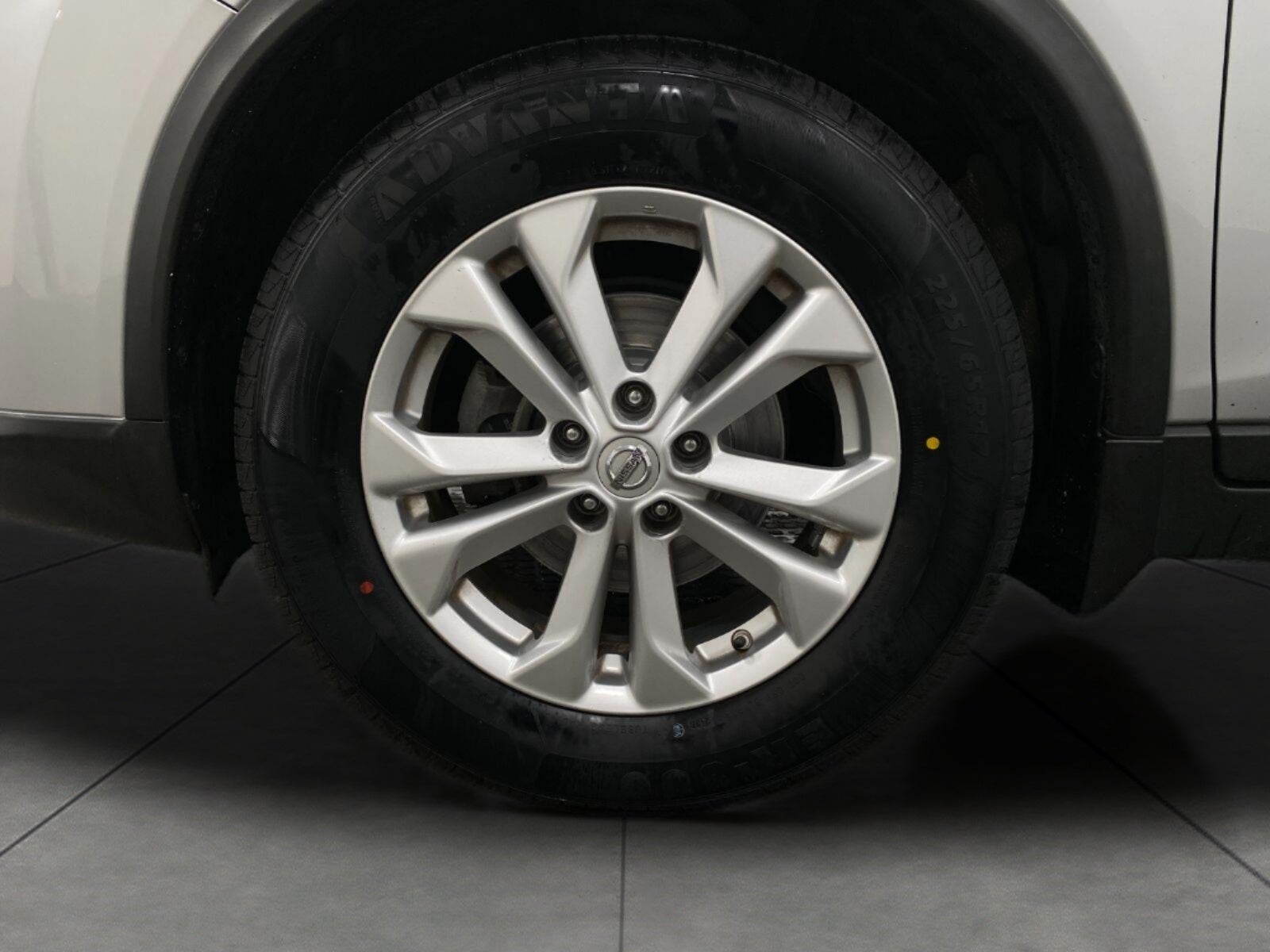 2015 Nissan Rogue FWD 4dr SV