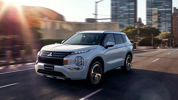 2023 Outlander | Bergstrom Mitsubishi in Appleton WI